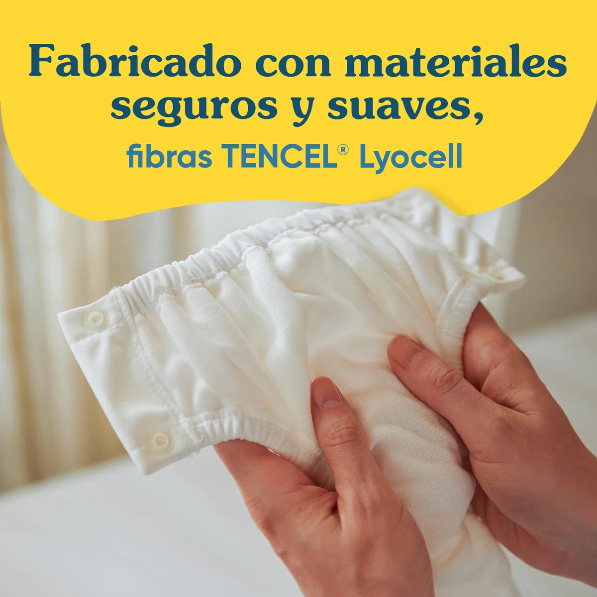 Charlie Banana Pañal de Baño reutilizable con broches de fácil apertura. Para bebés niñas y niños. Hechos con una capa exterior impermeable para prevenir fugas. M - White