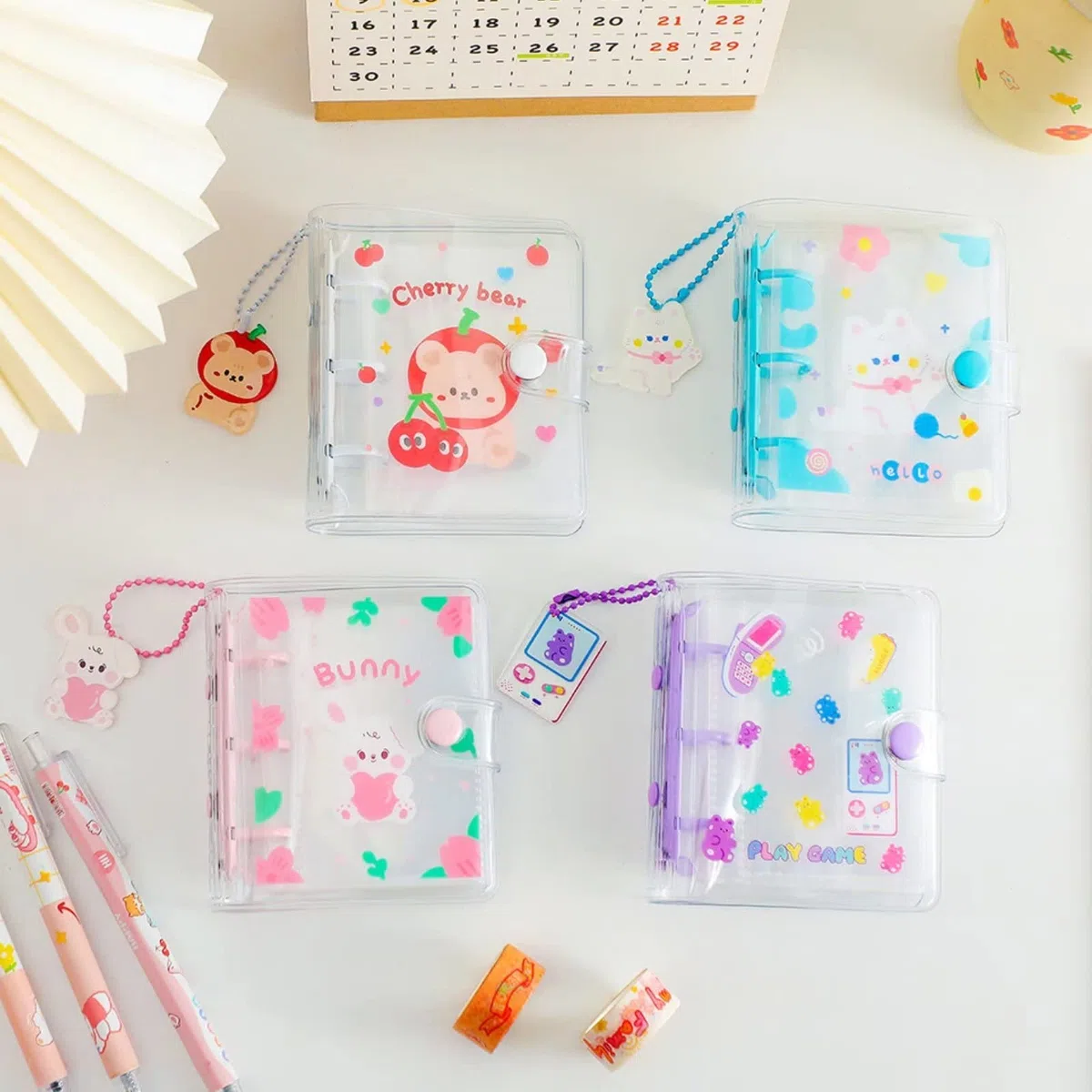 Mini álbum de Fotos de Oso púrpura, Libro de colección de Tarjetas fotográficas de 3 Pulgadas, Libro de Almacenamiento de imágenes Transparentes para la cámara Kawaii,40 Bolsillos