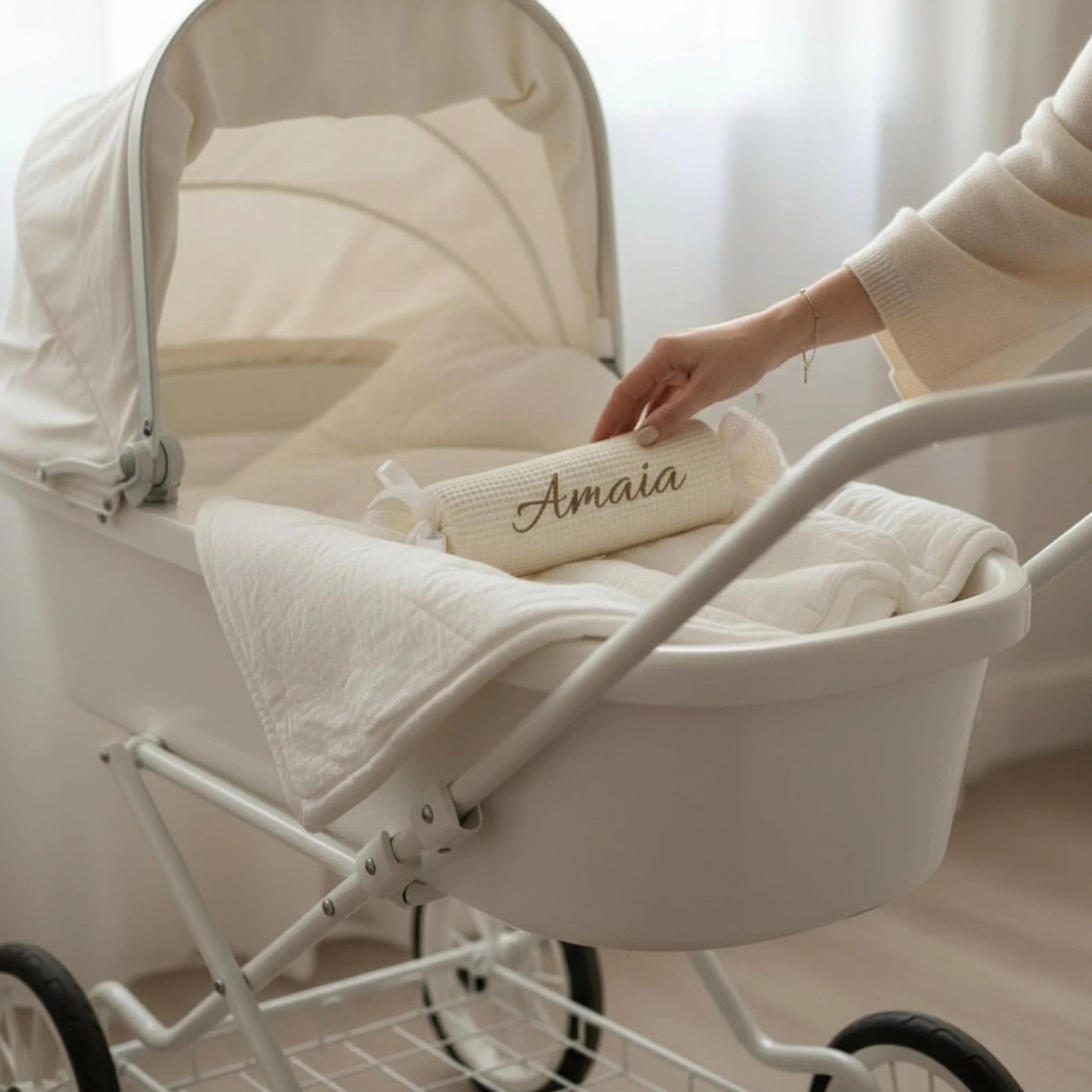 Cojín Caramelo para Bebé Personalizado, Tejido Piqué Waffle Suave, Decorativo Infantil, Regalo Recién Nacido (Beige)