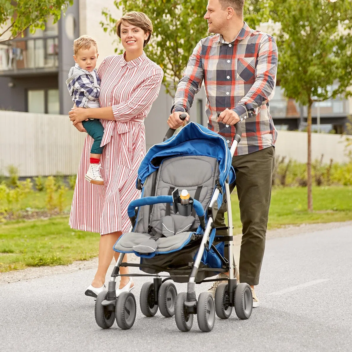 Portavasos para Cochecito, Portavasos Carrito Bebe Portátil, Soporte de Bebidas Universal, Sujeta Vasos para Silla de Paseo Ajustable para Cochecito de Bebé Bicicletas, con Cadena para Chupete