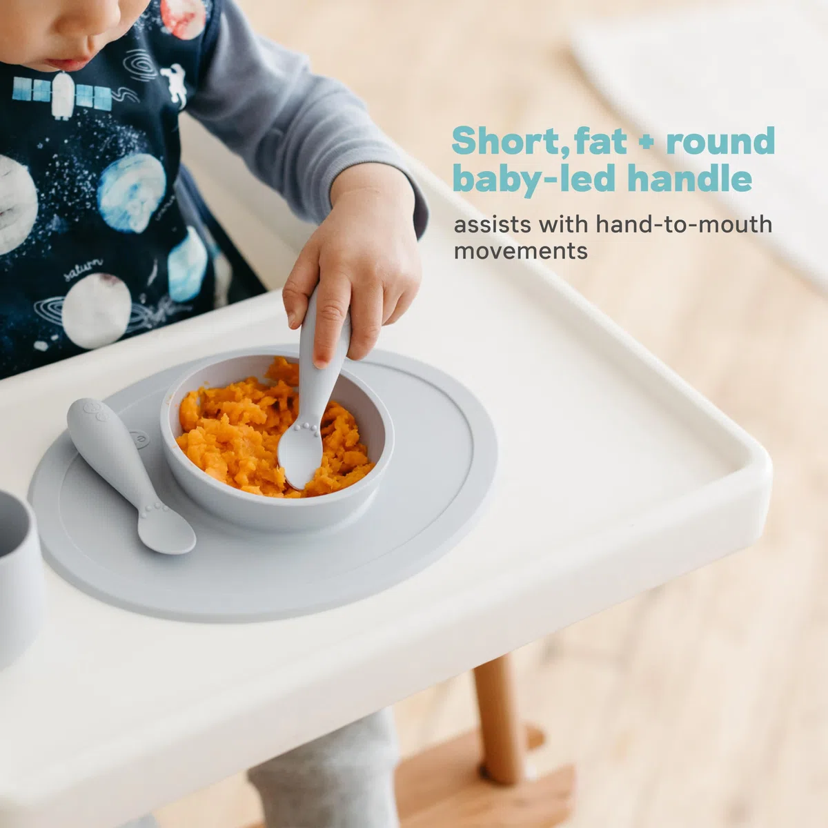 ezpz Tiny Spoons 4 meses +. Pack de 2 cucharas 100% de silicona para bebés y niños pequeños. facilita el Baby Led Weaning. Diseñado por un especialista en alimentación pediátrica. Azul